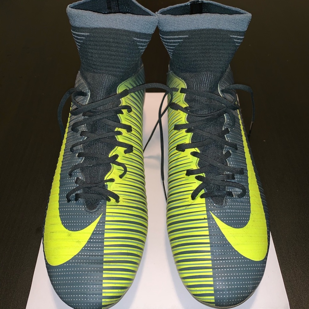 NIKE MERCURIAL SUPER FLY CR7 100% AUTHENTIC